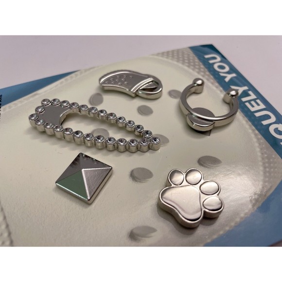 Crocs Shoes Charm 5-Pack - Elevated Silver Sport, Uniquely You Dog Paw Stud - Picture 3 of 3